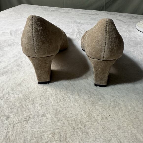 Vtg 90s Womens Nude Suede Leather Chunky Block Heels Size 7.5 Victoria Spenser - Picture 3 of 5